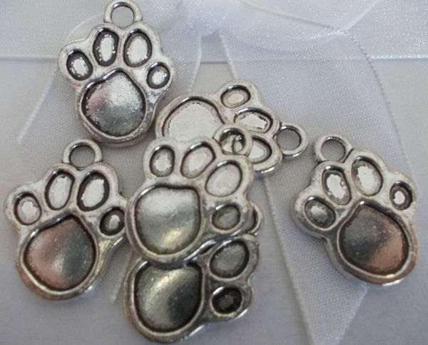 2019 горячие продажа 100 шт. мода творческий античная покрытием серебряная собака лапа отпечатки кулон шарм подвеска для браслетов, ювелирны, Bronze;silver
2019 горячие продажа 100 шт. мода творческий античная покрытием серебряная собака лапа отпечатки кулон шарм подвеска для браслетов, ювелирны, Bronze;silver