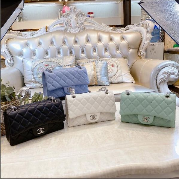 2020 new female designer handbag slanting messenger shoulder bag chain bag leather wallet lady handbag
2020 new female designer handbag slanting messenger shoulder bag chain bag leather wallet lady handbag