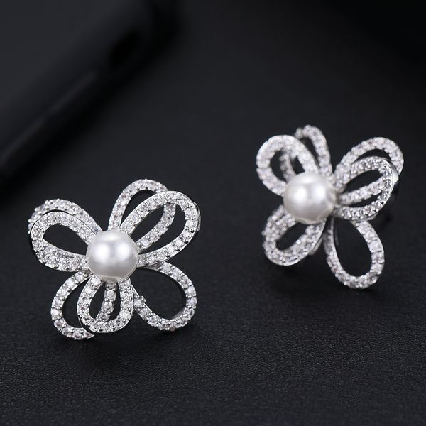 larrauri trendy cz hollow flower shape stud earring for women wedding imitation pearl cubic zircon dubai bridal earring 2019, Golden;silver
larrauri trendy cz hollow flower shape stud earring for women wedding imitation pearl cubic zircon dubai bridal earring 2019, Golden;silver