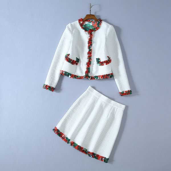 european and american women's clothing 2019 winter new style skirts long sleeve patchwork print coat flower button suit, White 
european and american women's clothing 2019 winter new style skirts long sleeve patchwork print coat flower button suit, White
