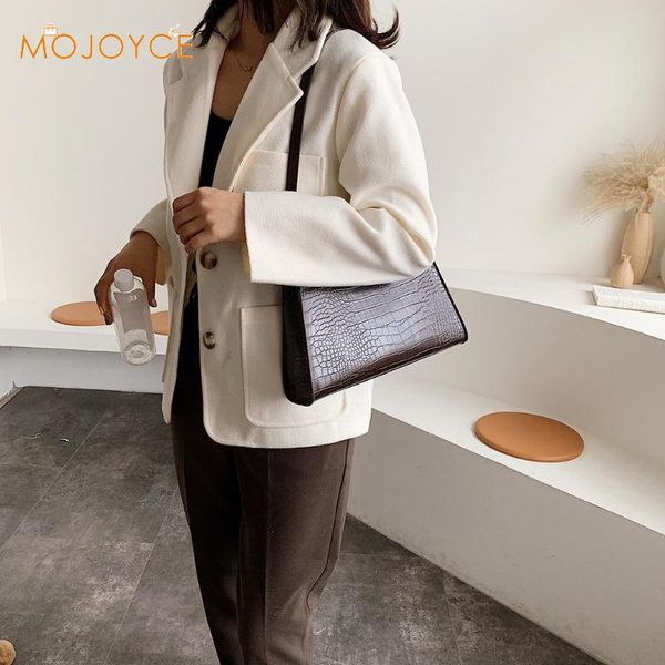 women handbag retro alligator subaxillary bag vintage small triangle baguette bags leather retro shoulder bag solid color tote
women handbag retro alligator subaxillary bag vintage small triangle baguette bags leather retro shoulder bag solid color tote