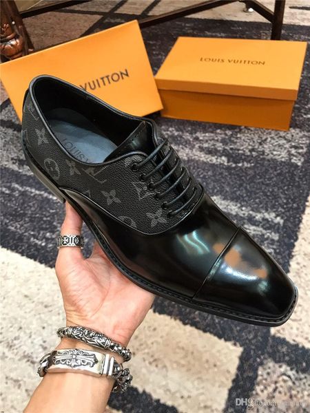 19fw lace up designers luxury men shoes fashion leather men dress shoes pointed toe bullock oxfords shoes for men yetc6, Black
19fw lace up designers luxury men shoes fashion leather men dress shoes pointed toe bullock oxfords shoes for men yetc6, Black