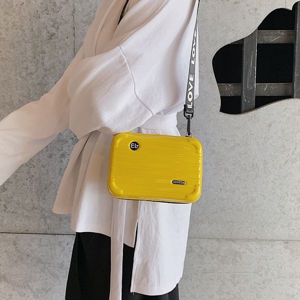 women suitcase shape bags handbags new fashion lady mini luggage bags small shoulder clutch box purses
women suitcase shape bags handbags new fashion lady mini luggage bags small shoulder clutch box purses