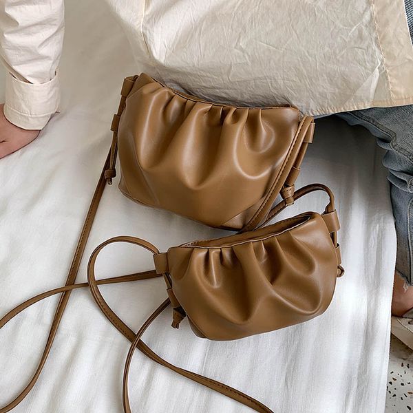 jin mantang 2020 new fashion pu leather shoulder messenger bag casual ladies handbag solid color handbag messenger bag
jin mantang 2020 new fashion pu leather shoulder messenger bag casual ladies handbag solid color handbag messenger bag