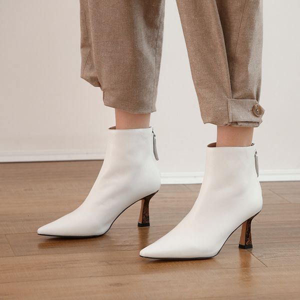 short boots 2019 cowhide full sharp with concise short boots woman, Black
short boots 2019 cowhide full sharp with concise short boots woman, Black