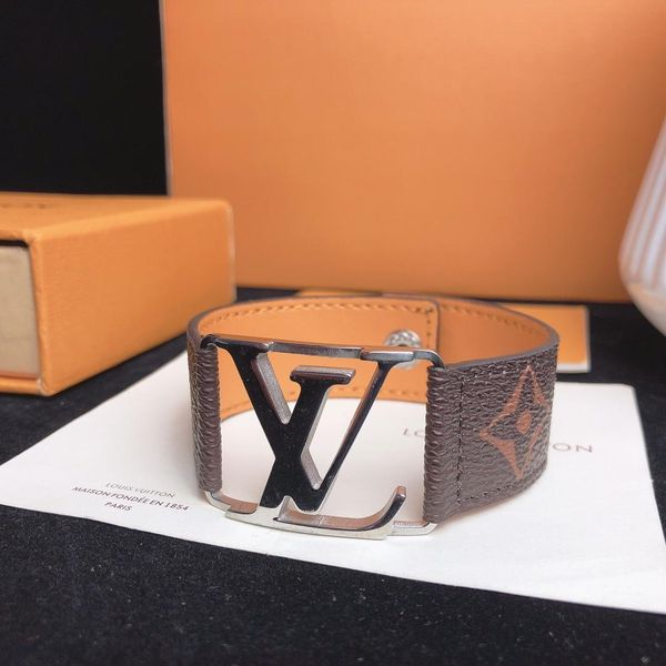 New fa hion in deluxe brand de ign bracelet fa hion round leather bracelet with golden bag men 039 and women 039 flower bracelet jewe
New fa hion in deluxe brand de ign bracelet fa hion round leather bracelet with golden bag men 039 and women 039 flower bracelet jewe
