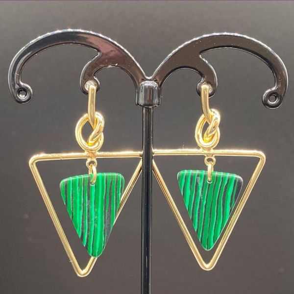 fyjs unique light yellow gold color geometric malachite stone stud earrings green turquoises jewelry, Golden;silver
fyjs unique light yellow gold color geometric malachite stone stud earrings green turquoises jewelry, Golden;silver