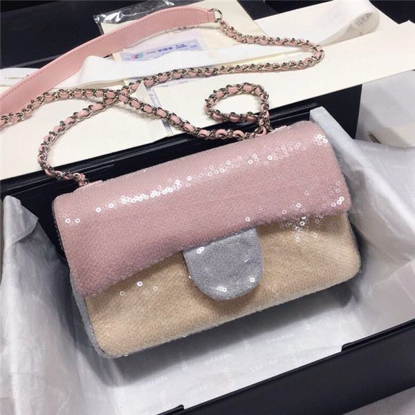 57 яркая пленочная сумка, сумочка с хорошей вспышкой, яркая и красивая перламутровая кожа, матч очень привлекателен! размер 412: 25 * 14 * 8
57 яркая пленочная сумка, сумочка с хорошей вспышкой, яркая и красивая перламутровая кожа, матч очень привлекателен! размер 412: 25 * 14 * 8