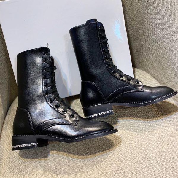 2019 autumn and winter explosions fashionable women shoes lace up platform black boots size 35-40 factory direct original packaging
2019 autumn and winter explosions fashionable women shoes lace up platform black boots size 35-40 factory direct original packaging