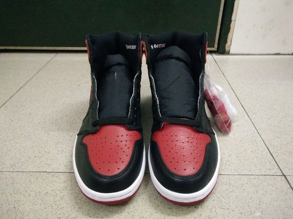 2020 1 high og bred 555088-001 1s men basketball shoes game royal banned shadow trainers sneakers with original box
2020 1 high og bred 555088-001 1s men basketball shoes game royal banned shadow trainers sneakers with original box