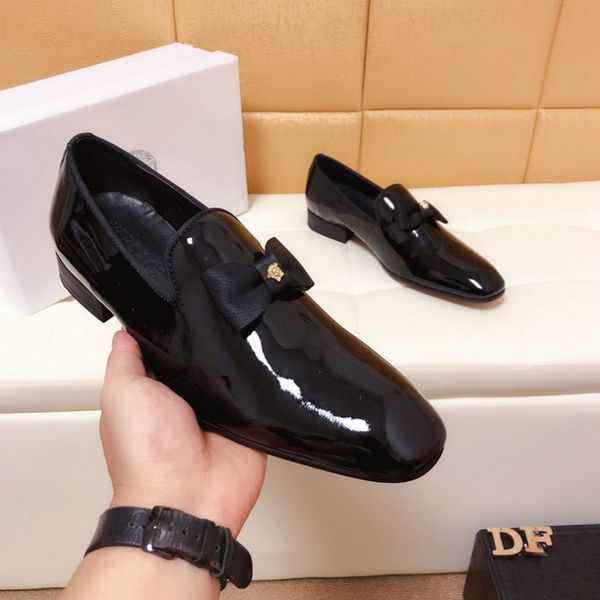 new banquet casual shoes wild men's classic luxury shoes breathable fashion dress senior men's dress patent leather shoes, Black
new banquet casual shoes wild men's classic luxury shoes breathable fashion dress senior men's dress patent leather shoes, Black