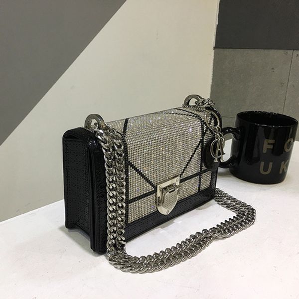 designer- 2019 new diamond fashion leather shoulder messenger clutches bag casual chain luxury handbags women bags designer
designer- 2019 new diamond fashion leather shoulder messenger clutches bag casual chain luxury handbags women bags designer