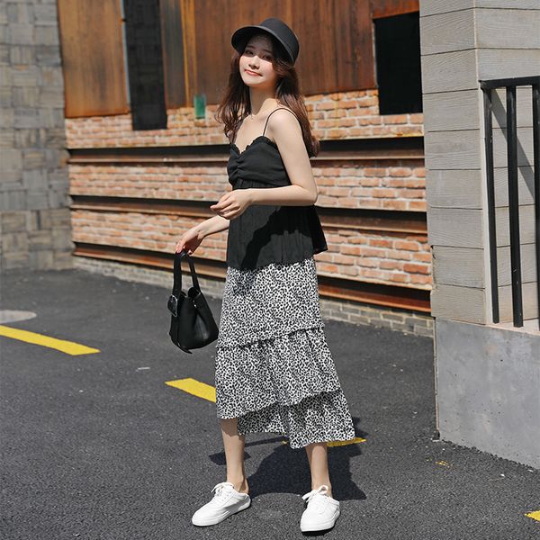 2019 xia zhongchang fund high waist a word half-body longuette woman the pagoda is very thin leopard print half-body skirt, Black
2019 xia zhongchang fund high waist a word half-body longuette woman the pagoda is very thin leopard print half-body skirt, Black