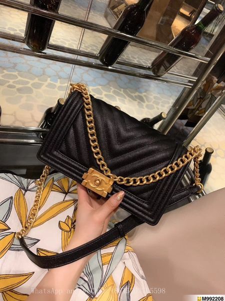 Luxury Designer Handbags Leather + Fluff Short Velvet Embroidery Classic Color Matching Double F Pattern
Luxury Designer Handbags Leather + Fluff Short Velvet Embroidery Classic Color Matching Double F Pattern