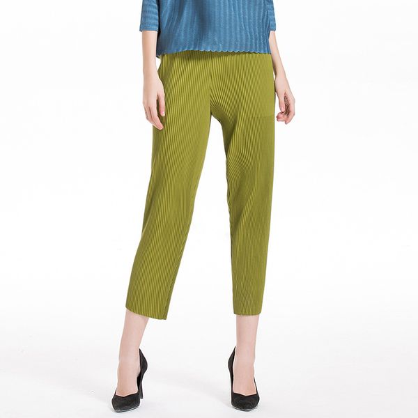 miyake pleats pure color trousers ing, Black;white 
miyake pleats pure color trousers ing, Black;white