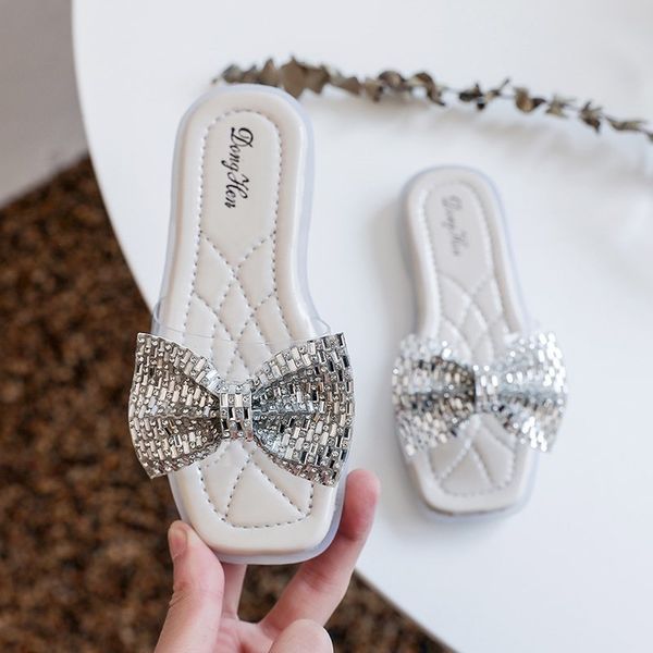 2020 new kids slippers summer beach children cork sandals bling sequins for family shoes bow tie flats girls slipper, Black;red
2020 new kids slippers summer beach children cork sandals bling sequins for family shoes bow tie flats girls slipper, Black;red