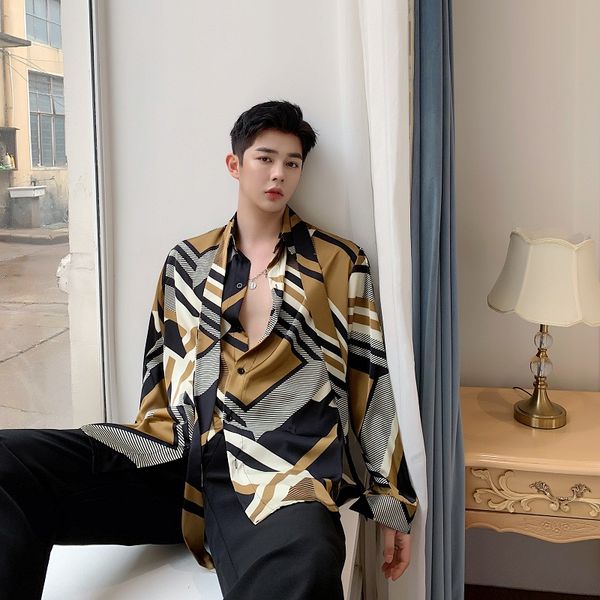 этап одежда мужчины весна new длинные рукава повседневный мужской vintage печати tie bow fashion show сыпучие рубашки платья, White;black
этап одежда мужчины весна new длинные рукава повседневный мужской vintage печати tie bow fashion show сыпучие рубашки платья, White;black