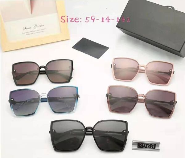 the new 2020 ms. xiang fashion tr90 polarizer, polaroid hd sunglasses 3968, White;black
the new 2020 ms. xiang fashion tr90 polarizer, polaroid hd sunglasses 3968, White;black