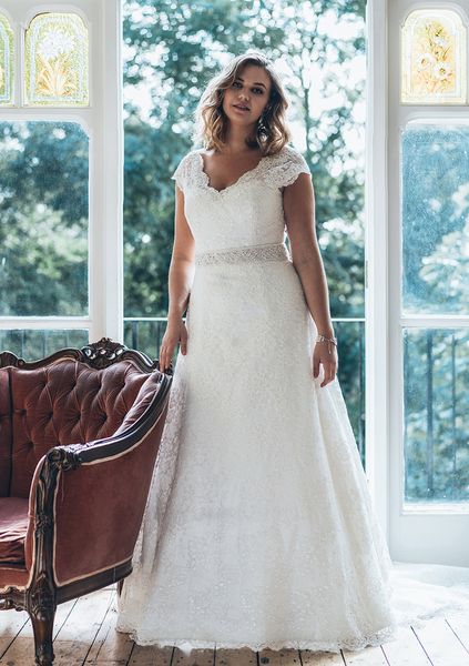 elegant wedding dresses gowns plus size v neck with short sleeves applique lace a line crystal ribbon bridal gown vestidos de novia, White
elegant wedding dresses gowns plus size v neck with short sleeves applique lace a line crystal ribbon bridal gown vestidos de novia, White