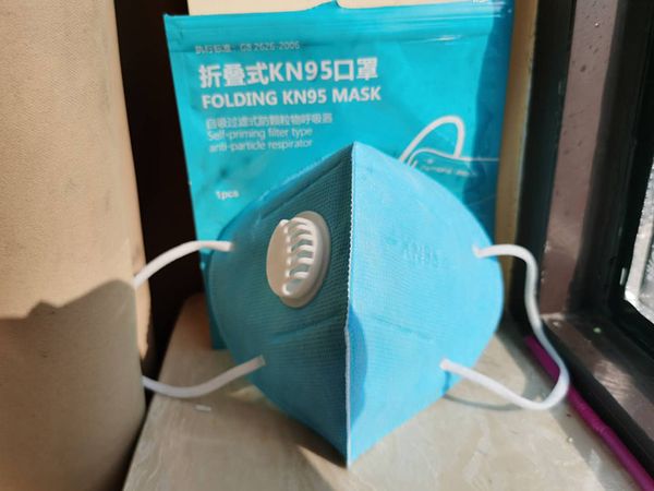 dhl ready to ship folding household protective mask anti-dust respirator face mask with self-priming filter with retail package
dhl ready to ship folding household protective mask anti-dust respirator face mask with self-priming filter with retail package