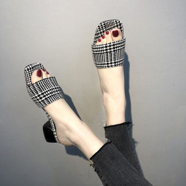fashion square head thick with female slippers summer new word drag wild net red cool slippers tide, Black
fashion square head thick with female slippers summer new word drag wild net red cool slippers tide, Black