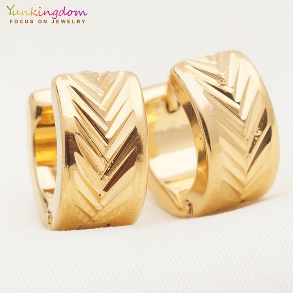 yunkingdom 2018 new fashion hoops titanium stainless steel small earrings for women wholesale/retail ue0321, Golden;silver
yunkingdom 2018 new fashion hoops titanium stainless steel small earrings for women wholesale/retail ue0321, Golden;silver