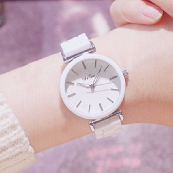 women quartz watch glass mirror alloy case watch for daily official business@88, Slivery;brown
women quartz watch glass mirror alloy case watch for daily official business@88, Slivery;brown
