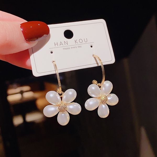 chic imitation pearl flower earrings for women girls fashion korean style floral drops ear jewelry party accessories gift er965, Silver
chic imitation pearl flower earrings for women girls fashion korean style floral drops ear jewelry party accessories gift er965, Silver