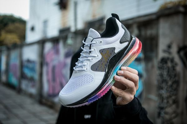 2020 new ocean blue 720s 818 men women running shoes triple black 720s be true university flash sea forest volt mens sports designers sneake
2020 new ocean blue 720s 818 men women running shoes triple black 720s be true university flash sea forest volt mens sports designers sneake