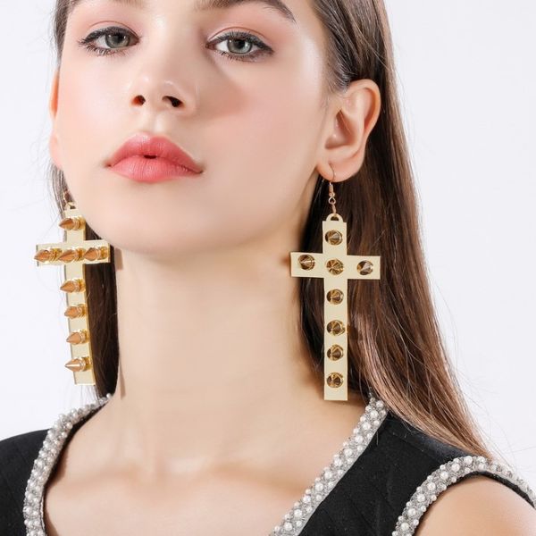 new 2019 trendy hip hop style simple punk acrylic chain big earrings for women combination rivet stainless steel cross earrings, Silver
new 2019 trendy hip hop style simple punk acrylic chain big earrings for women combination rivet stainless steel cross earrings, Silver