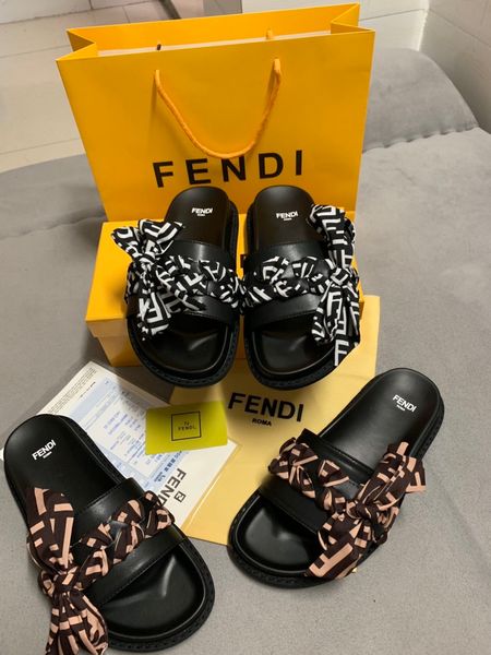 De igner andal luxury cat tiger bee print oft leather rubber men women andal lipper ize 35 45 with box
De igner andal luxury cat tiger bee print oft leather rubber men women andal lipper ize 35 45 with box