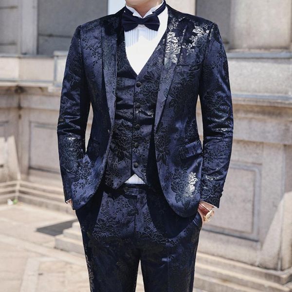 luxury velvet suits men 2019 groom wedding suits men tuxedo casual slim fit dress business formal party suit (blazer+vest+pants, White;black
luxury velvet suits men 2019 groom wedding suits men tuxedo casual slim fit dress business formal party suit (blazer+vest+pants, White;black