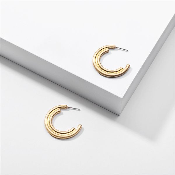 wing yuk tak vintage gold color double circle round metal hoop earrings for women party jewelry, Golden;silver
wing yuk tak vintage gold color double circle round metal hoop earrings for women party jewelry, Golden;silver