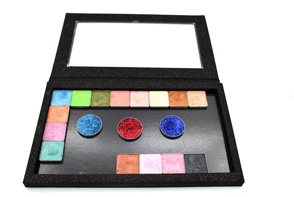 empty eyeshadow magnet palette black shinning 20.5*12.4*1.5cm set your favorite color palette window box accept your logo print
empty eyeshadow magnet palette black shinning 20.5*12.4*1.5cm set your favorite color palette window box accept your logo print