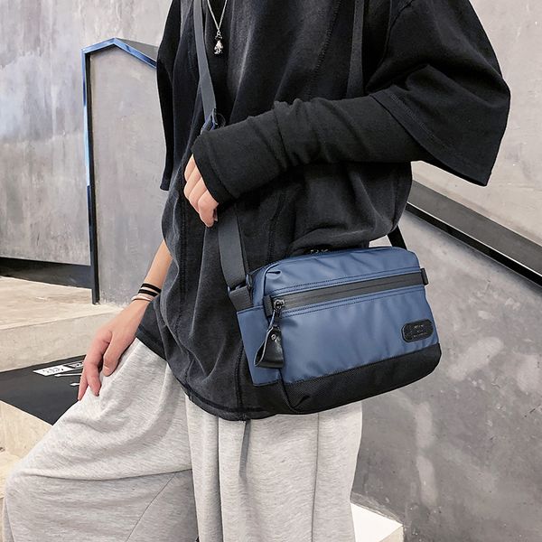 simple trendy male fashion shoulder bag horizontal section square bag couple shoulder casual street phone diagonal
simple trendy male fashion shoulder bag horizontal section square bag couple shoulder casual street phone diagonal