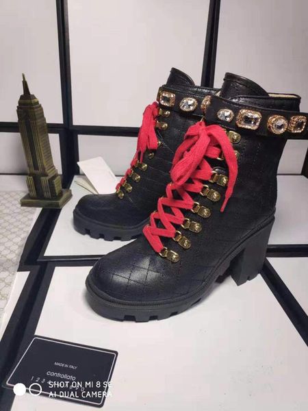 h1015 2020 designer women boots belt drill flat bottom boot ,5cm heel flamingos medal boots bees and pentagram boots, Black
h1015 2020 designer women boots belt drill flat bottom boot ,5cm heel flamingos medal boots bees and pentagram boots, Black