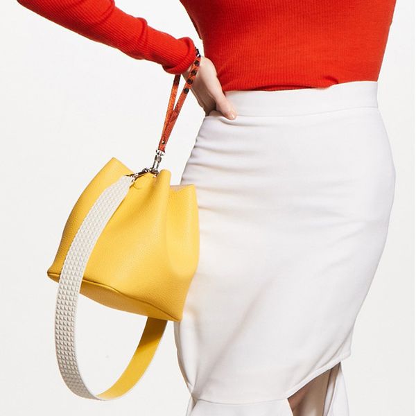 snake wide shoulder strap bucket bag rivet luxury handbags women bags leather panelled design crossbody bag for women sac a main
snake wide shoulder strap bucket bag rivet luxury handbags women bags leather panelled design crossbody bag for women sac a main