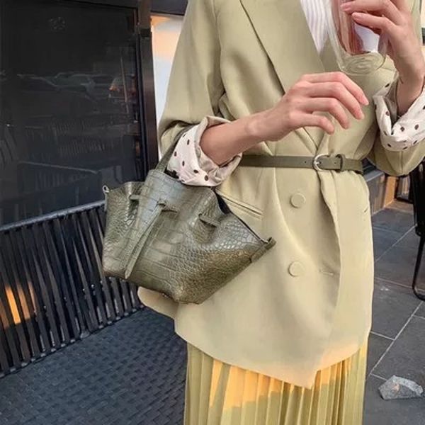 crocodile bucket bag for women fashion panelled handbags small crossbody bags pu leather shoulder bag lady purse
crocodile bucket bag for women fashion panelled handbags small crossbody bags pu leather shoulder bag lady purse