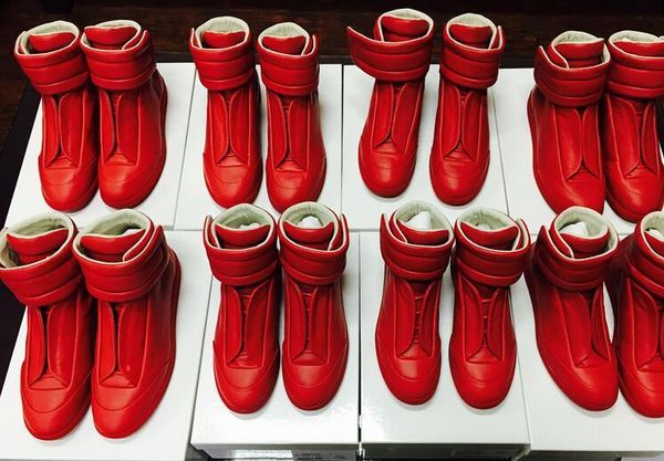 margiela man casual shoes future genuine leather fashion men shoes high red bottoms man flat shoes man high sneakers 31, Black
margiela man casual shoes future genuine leather fashion men shoes high red bottoms man flat shoes man high sneakers 31, Black