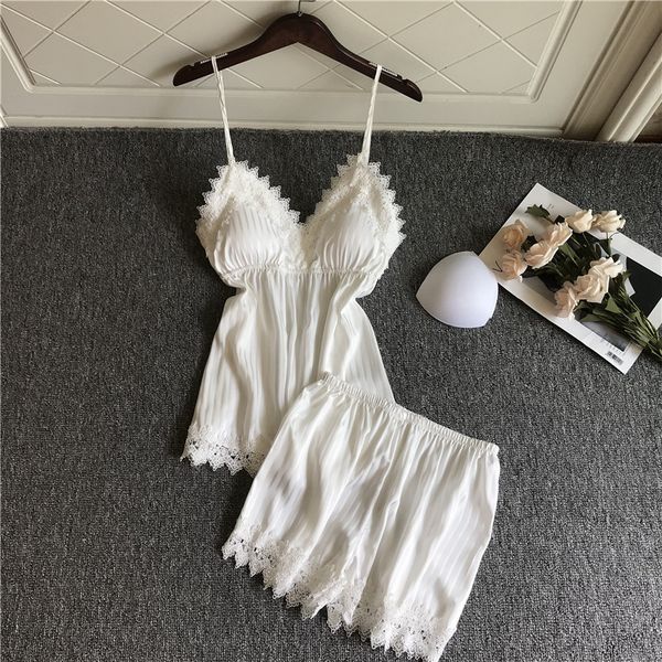 summer women lace pajamas sets sleeveless +shorts sleepwear plus size trim satin cami pijama, Black;red
summer women lace pajamas sets sleeveless +shorts sleepwear plus size trim satin cami pijama, Black;red