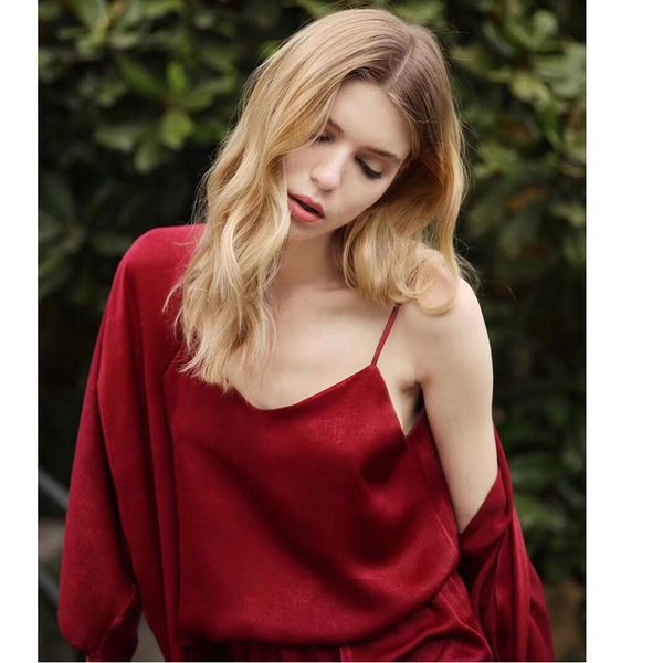 cinoon 3pieces silk пижамы комплекты женщин сексуальный sleepwear вскользь пижама рукавов топ + шорты + пальто мода нижнее белье, Blue;gray
cinoon 3pieces silk пижамы комплекты женщин сексуальный sleepwear вскользь пижама рукавов топ + шорты + пальто мода нижнее белье, Blue;gray