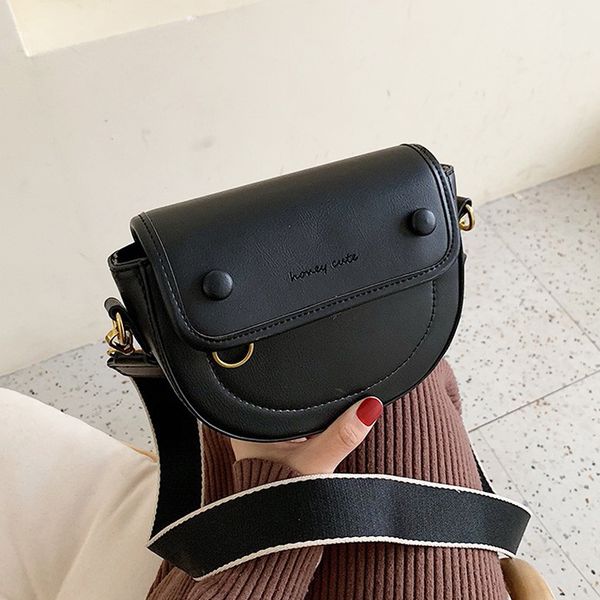 2019 winter new ladies saddle bag simple fashion shoulder messenger bag handbag handbag ladies semi-circle
2019 winter new ladies saddle bag simple fashion shoulder messenger bag handbag handbag ladies semi-circle