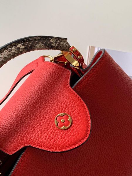 classic lady's shopping bag 7a high-end custom quality handbag fashion style 1 business casual style gold metal accessories with long s
classic lady's shopping bag 7a high-end custom quality handbag fashion style 1 business casual style gold metal accessories with long s