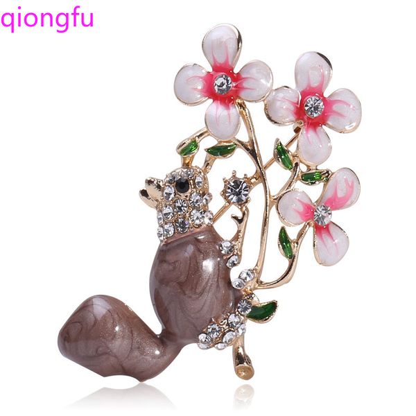 qiongfu squirrel flower brooch alloy crystal cartoon animal brooch accessories pin, Gray 
qiongfu squirrel flower brooch alloy crystal cartoon animal brooch accessories pin, Gray