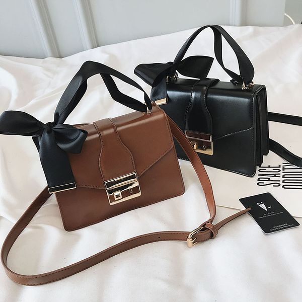 jiulin 2019 new socialite wind bow knot small square bag lock buckle one shoulder slanted girl bag
jiulin 2019 new socialite wind bow knot small square bag lock buckle one shoulder slanted girl bag