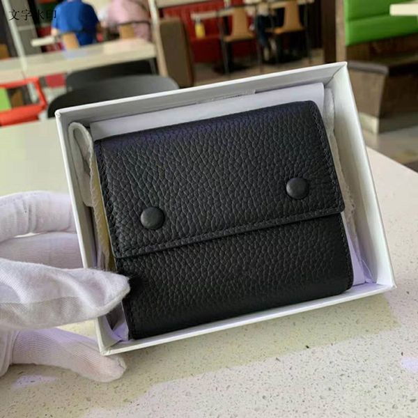 small style convinient to use good feeling to touch genuine leather inside and outside wallet purse handbag for women with box, Red;black
small style convinient to use good feeling to touch genuine leather inside and outside wallet purse handbag for women with box, Red;black