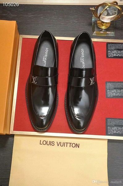20fw men's suede leather formal dress shoes men wedding party loafers business brogue shoes luxury designers genuine leather shoes ye5, Black
20fw men's suede leather formal dress shoes men wedding party loafers business brogue shoes luxury designers genuine leather shoes ye5, Black