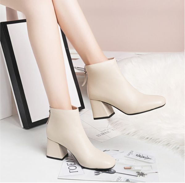 2020 new fashion leather ankle boots women thick high heels zipper pointed toe autumn winter woman shoes square heel white black
2020 new fashion leather ankle boots women thick high heels zipper pointed toe autumn winter woman shoes square heel white black