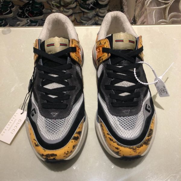 2020 new wv luxury designer couple casual sports shoes men and women fashion casual sports 
2020 new wv luxury designer couple casual sports shoes men and women fashion casual sports