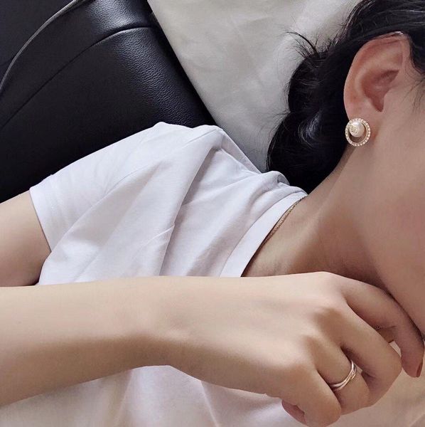 various design earrings for woman brass earrings personalized fashion pearl earring accessories supply with box
various design earrings for woman brass earrings personalized fashion pearl earring accessories supply with box